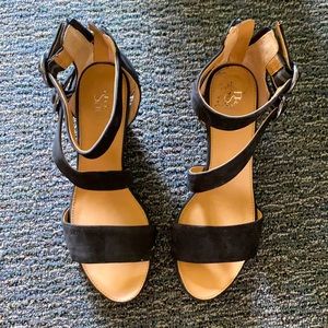 Black sandal wedges
